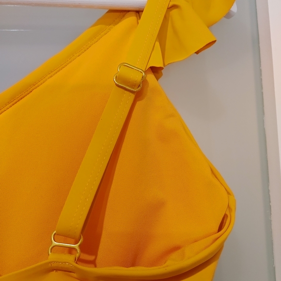 Knix Gold Ruffled Sleeveless Tank Top Bikini - Picture 6 of 6